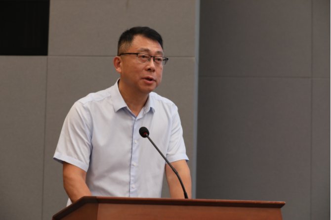 正在上传... 全面复盘上半年经营发展成效